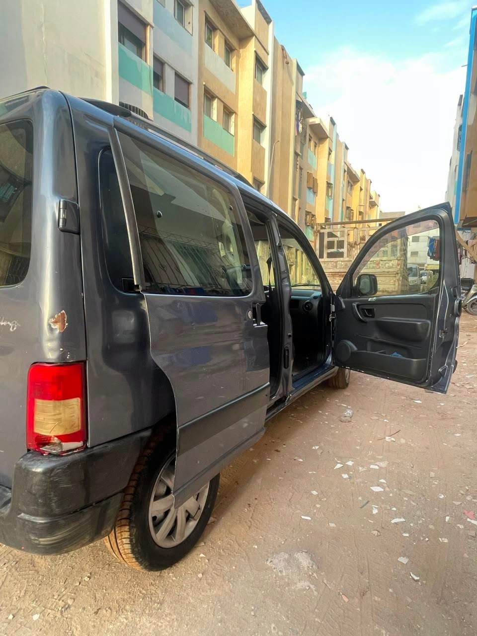 سيارة Citroën Berlingo 2007 في الدار البيضاء - سيارات - الدار البيضاء - صورة 2