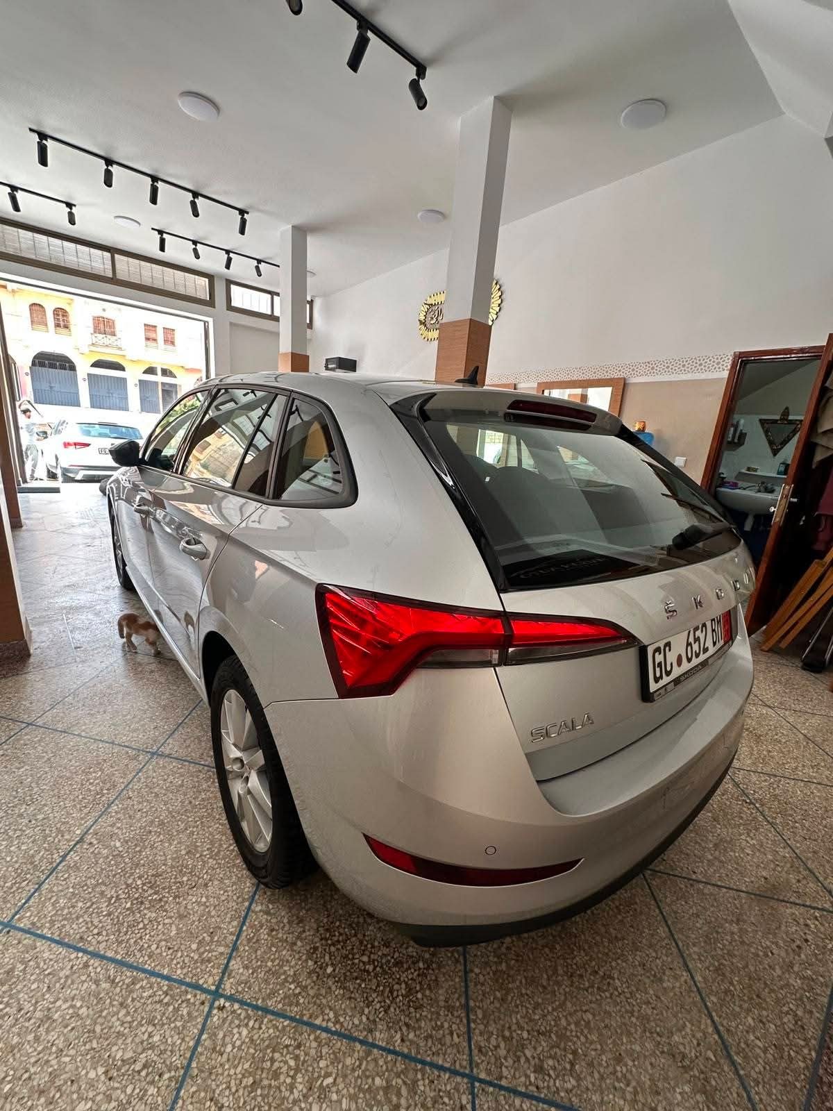 Ṣ̌koda scala 2022 dw 2026 sbaght dar 3amra km 140 alf kaina fi lataouia 0713004241 - سيارات - الجديدة - صورة 3
