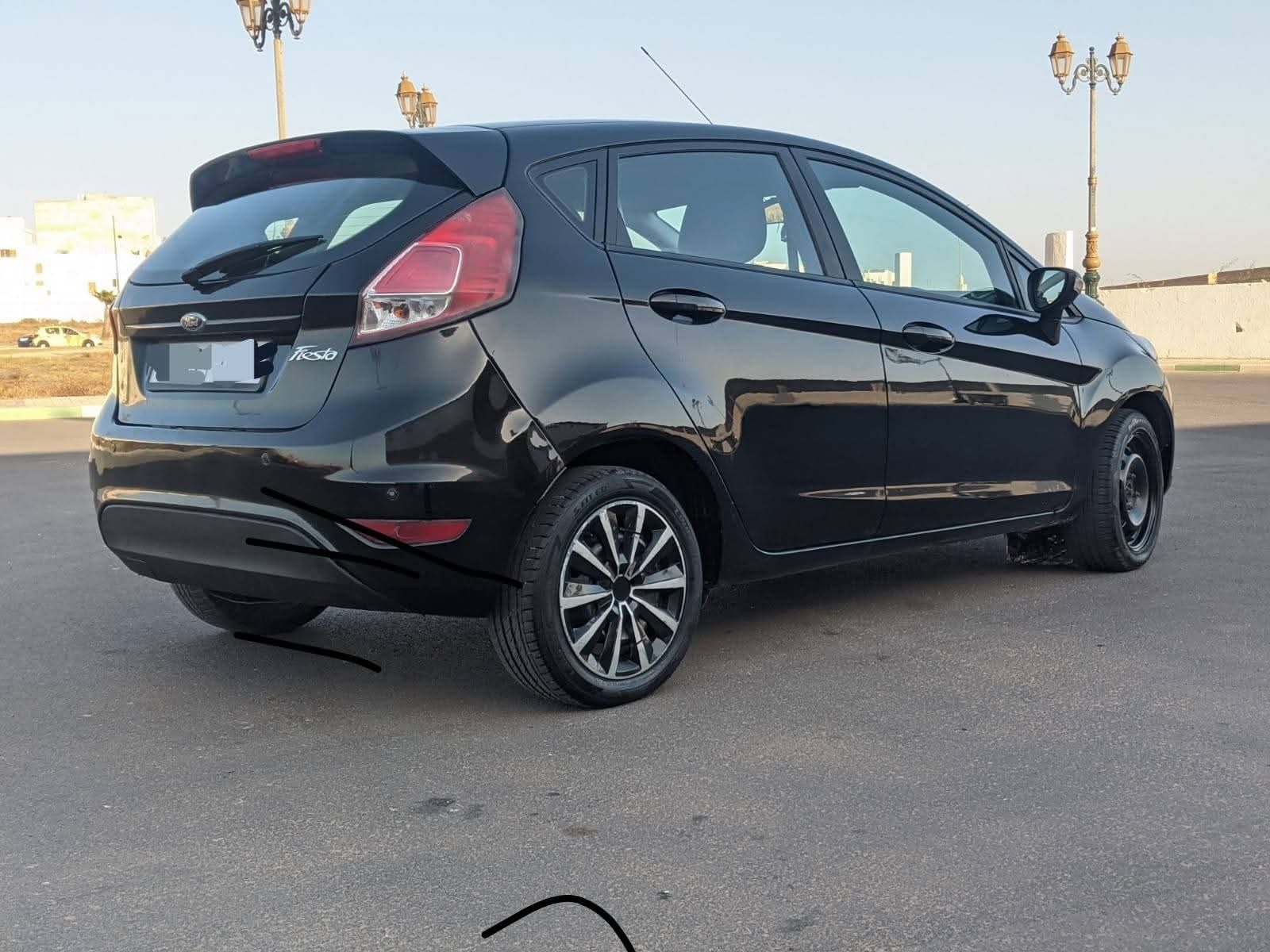 Ford fiesta trend plus, mazot, 170000 km, n9a w taman zwin bzaf, mzyar Bari flous, sbagha dyal dar T