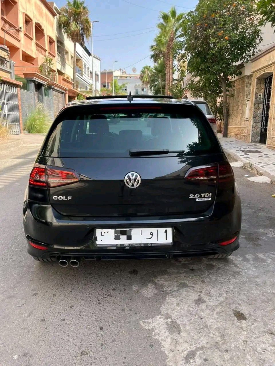 سيارة Volkswagen Golf R-line 2016 باللون الأسود في الدار البيضاء - سيارات - الدار البيضاء - صورة 6