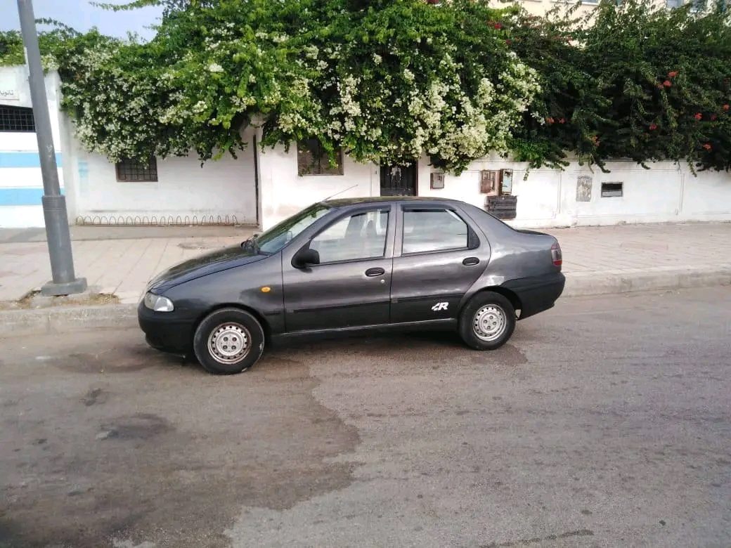 سيارة Fiat Siena 1998 في سلا