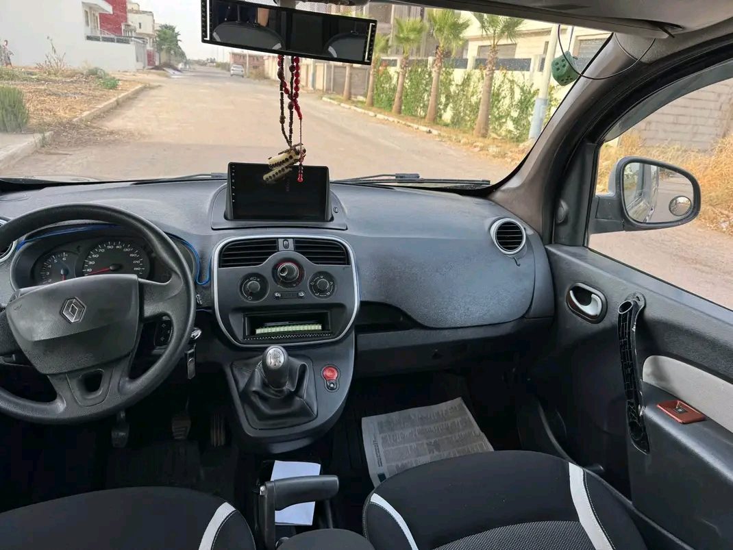 سيارة Renault Kangoo 2015 في الدار البيضاء - سيارات - الدار البيضاء - صورة 6