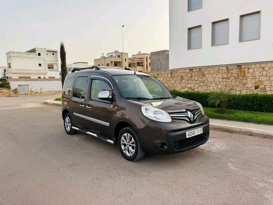 سيارة Renault Kangoo 2015 في الدار البيضاء