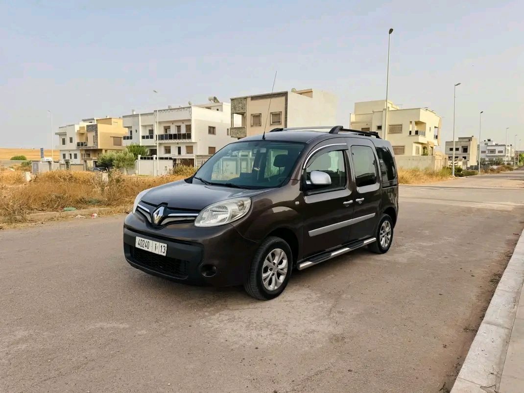 سيارة Renault Kangoo 2015 في الدار البيضاء - سيارات - الدار البيضاء - صورة 5