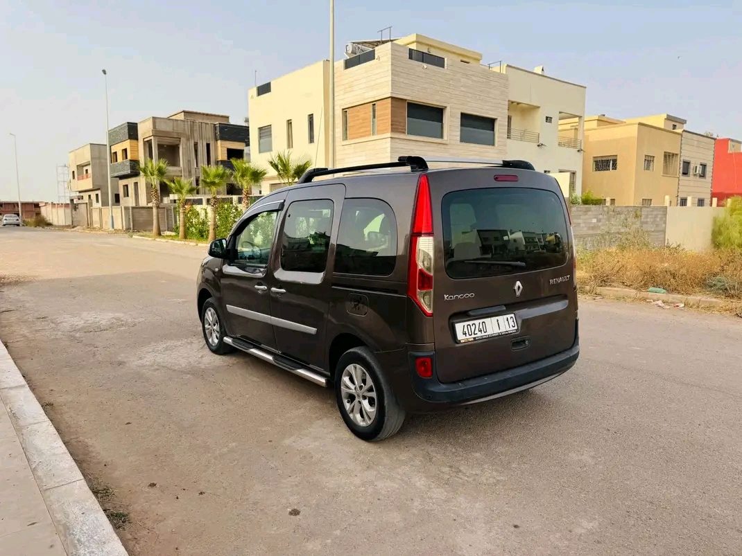 سيارة Renault Kangoo 2015 في الدار البيضاء - سيارات - الدار البيضاء - صورة 3