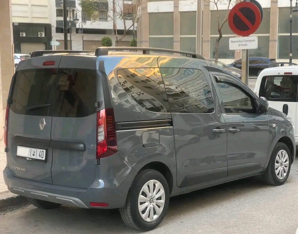 سيارة Renault Express 2023 في طنجة - سيارات - طنجة - صورة 4