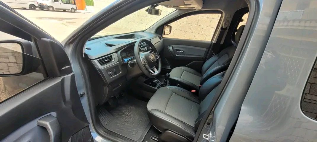 سيارة Renault Express 2023 في طنجة - سيارات - طنجة - صورة 5