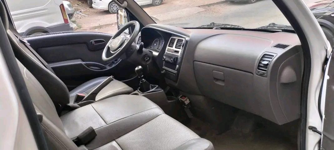 سيارة Hyundai H100 2023 في الدار البيضاء - الشاحنات والمركبات التجارية - الدار البيضاء - صورة 7