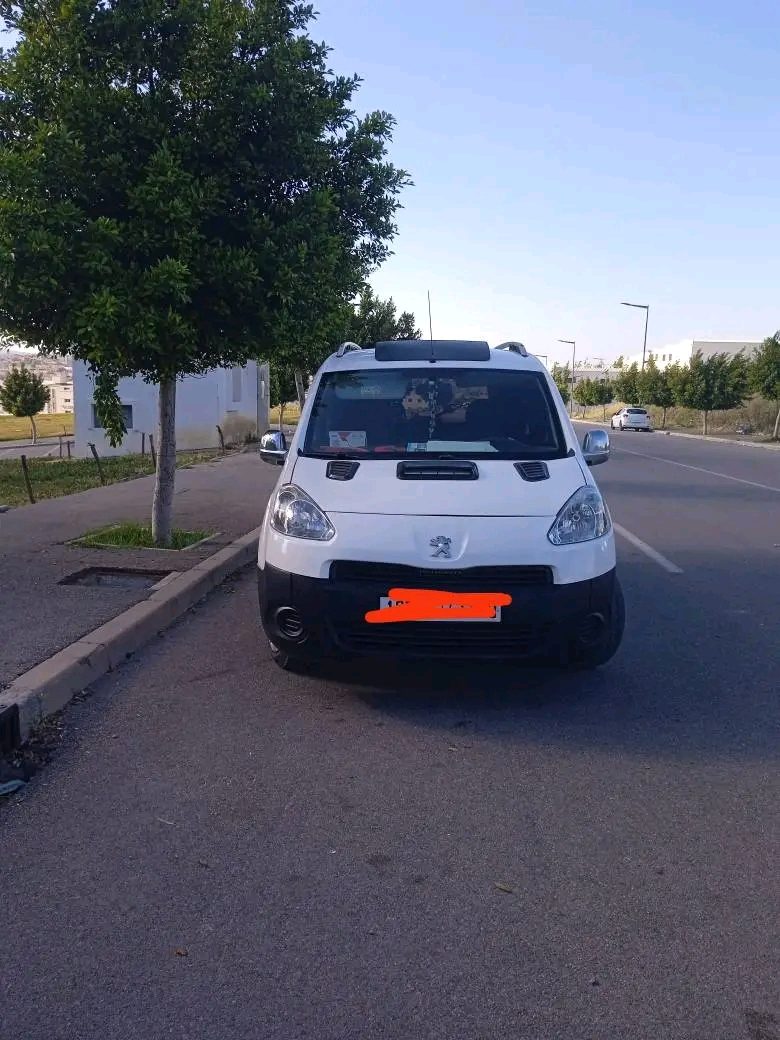 سيارة Peugeot tepee 2015 في الدار البيضاء