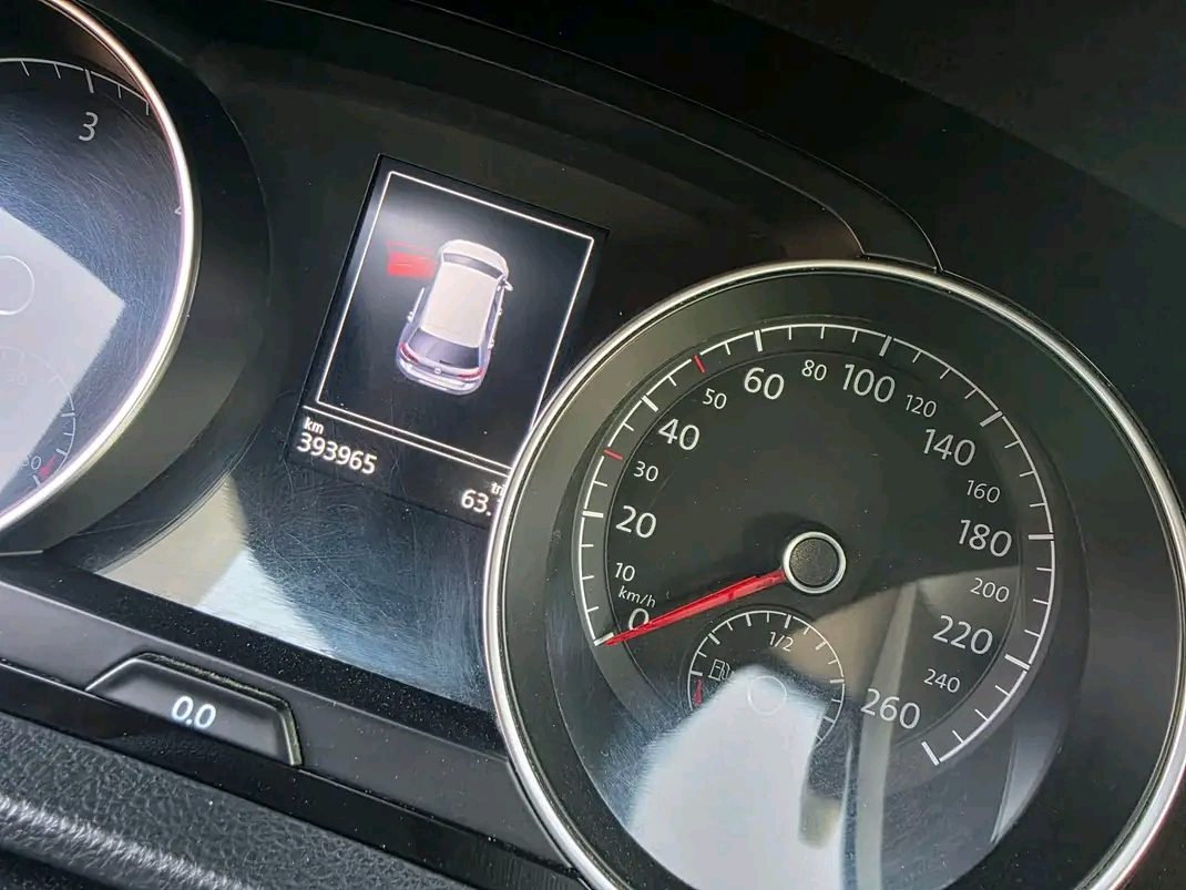 سيارة Volkswagen Golf 7 2.0TDI 2014 في الرباط - سيارات - الرباط - صورة 9