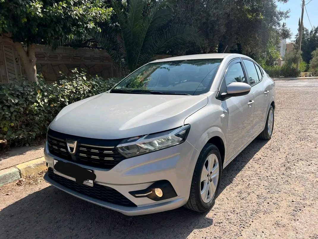 سيارة Dacia Logan 2022 في أكادير