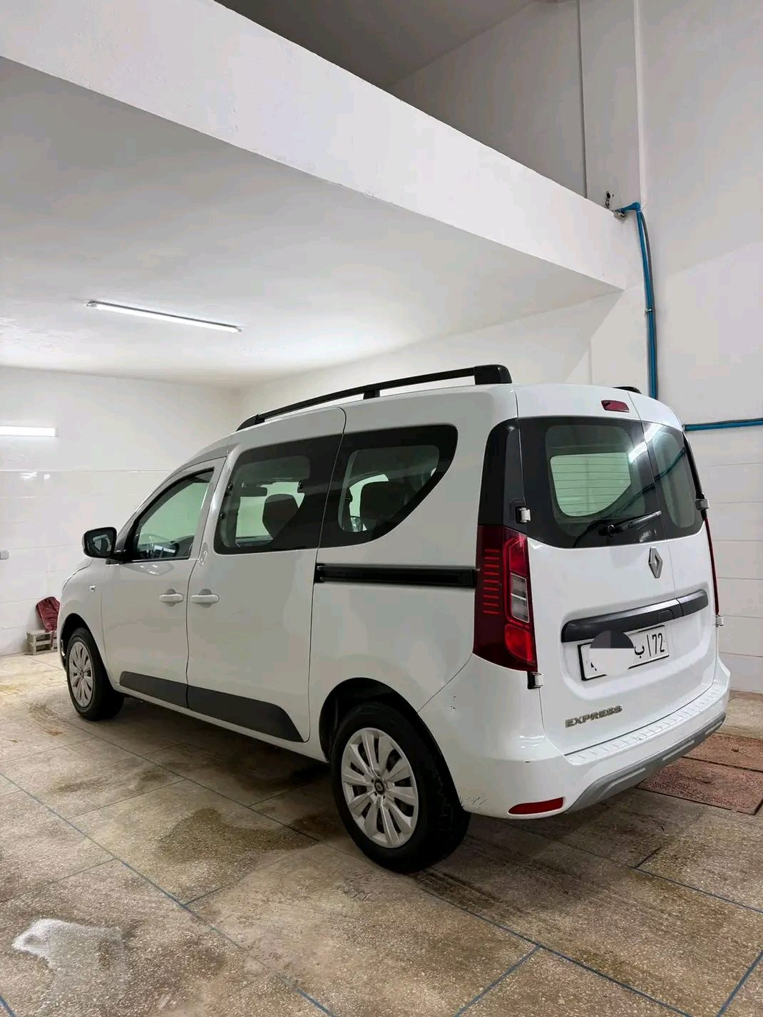 سيارة Renault Express 2023 في الدار البيضاء - سيارات - الدار البيضاء - صورة 4