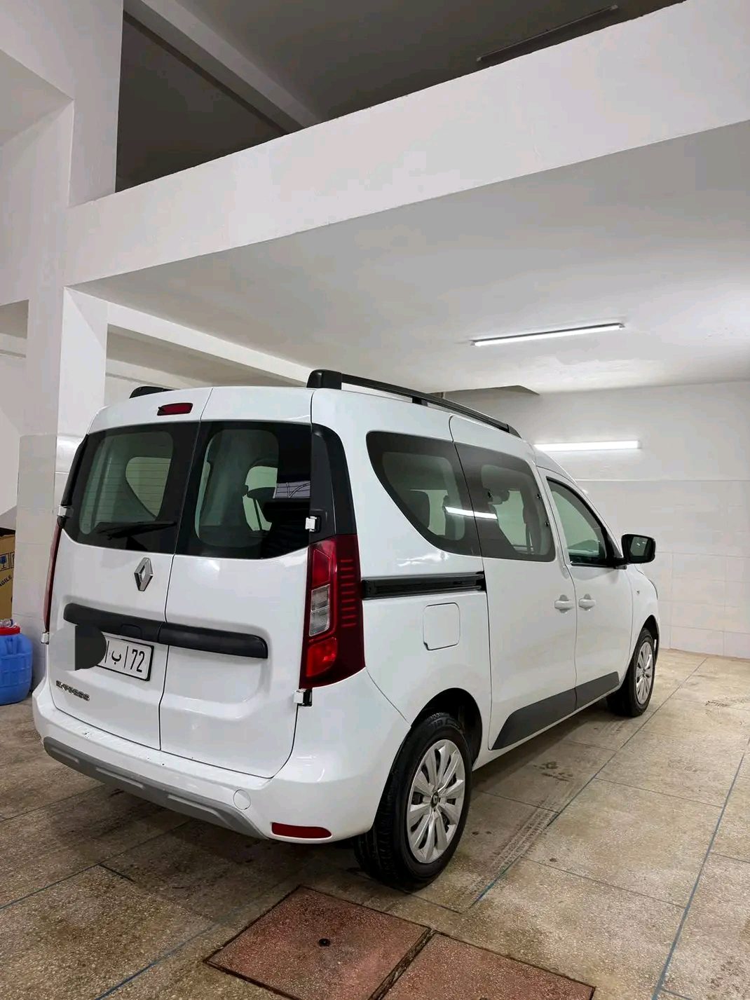 سيارة Renault Express 2023 في الدار البيضاء - سيارات - الدار البيضاء - صورة 3