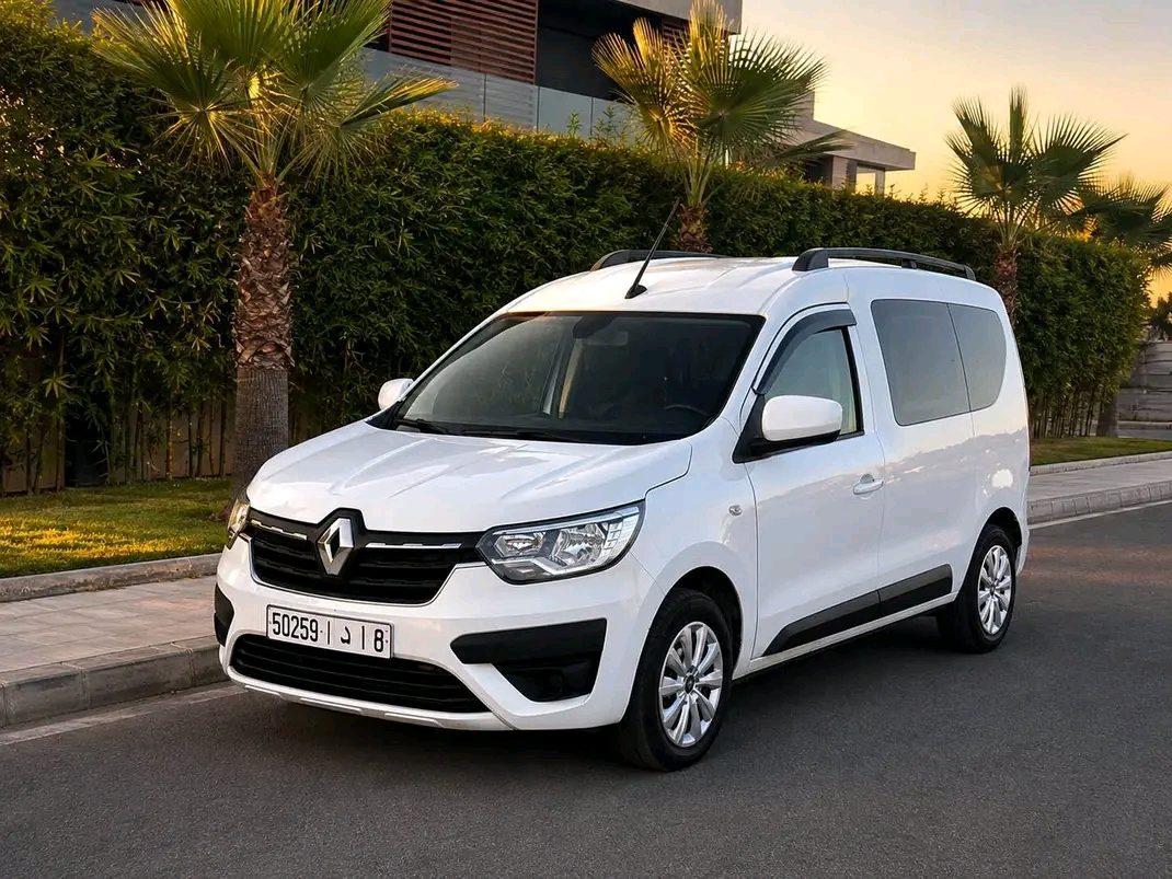 🔥 renault إكسبريس 2022 للبيع 🔥 ✅ 120,000 كم ✅ حالة ممتازة 📞 للتواصل: 0661386295