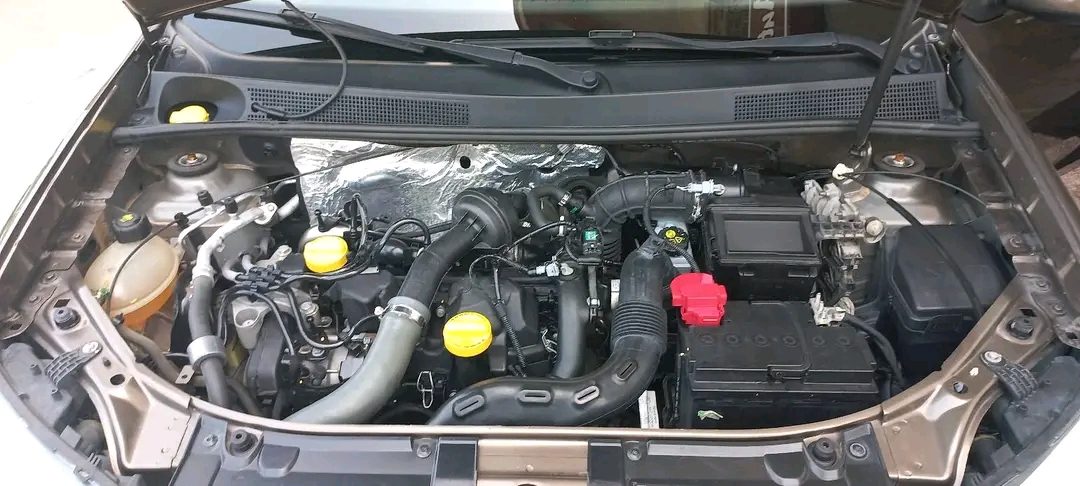 سيارة Dacia Logan 2020 باللون البني في طنجة - سيارات - طنجة - صورة 10