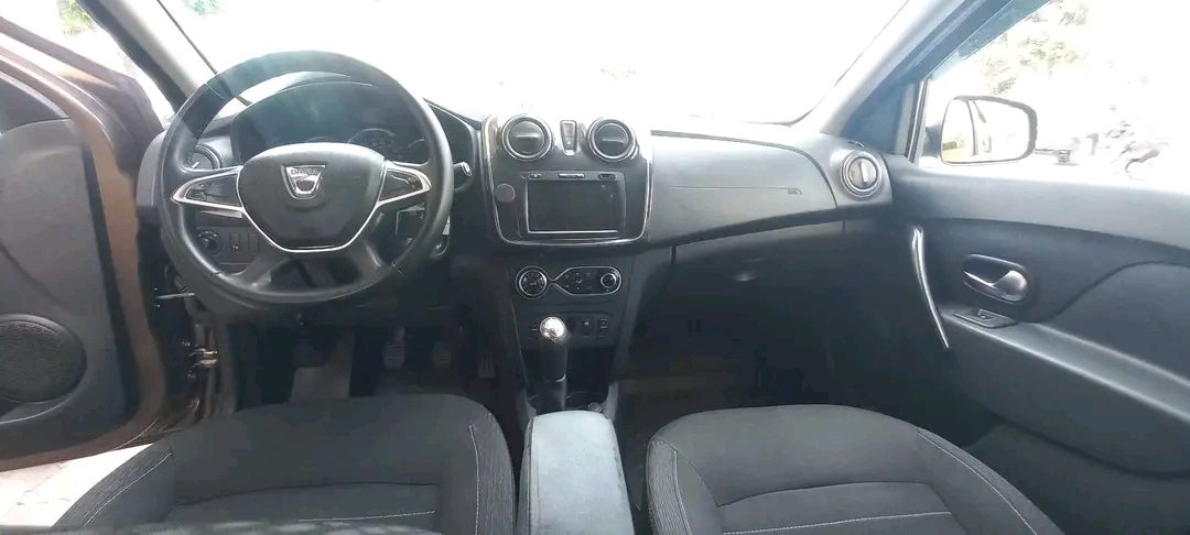 سيارة Dacia Logan 2020 باللون البني في طنجة - سيارات - طنجة - صورة 7